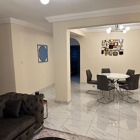 After 5 Apartment 1- 3 Spacious En-Suite Bedrooms Freetown Buitenkant foto