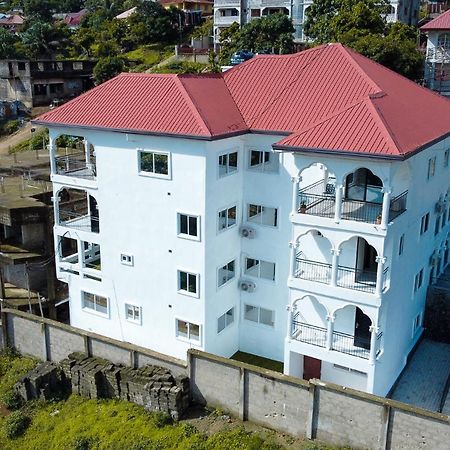 After 5 Apartment 1- 3 Spacious En-Suite Bedrooms Freetown Buitenkant foto